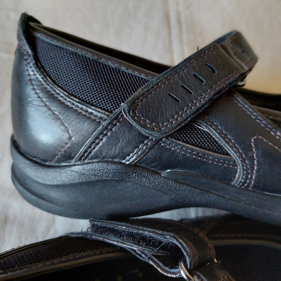 Clarks black leather walking comfort shoes size 6.5 - Picture 6 of 13